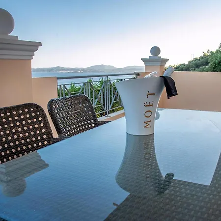 Σπίτι διακοπών Sotiris With Pool And Amazing Sea Views *